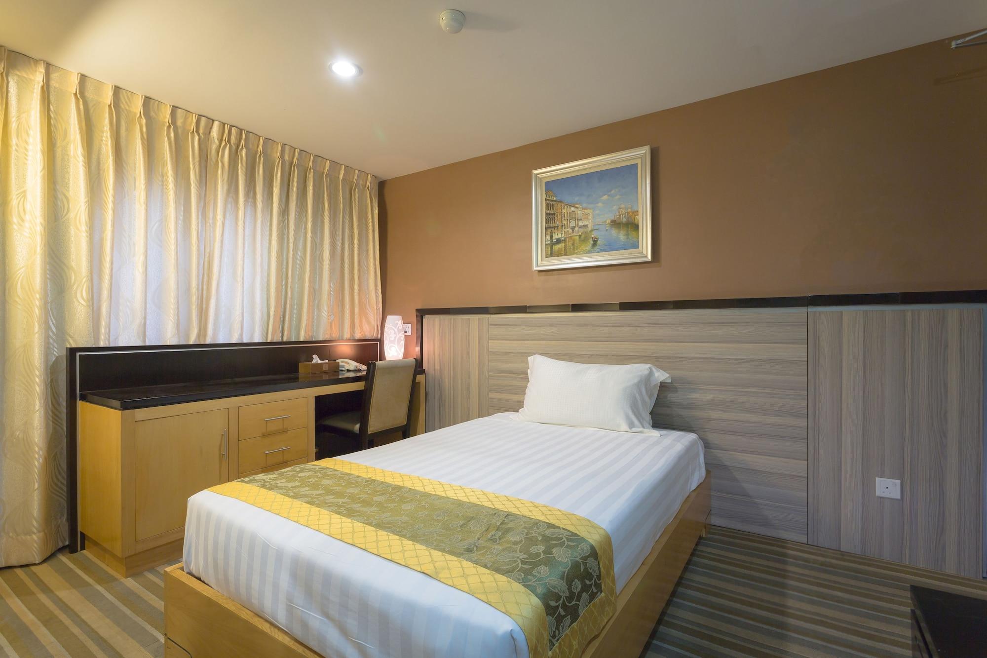 Hallmark Crown Hotel Malacca Exterior foto
